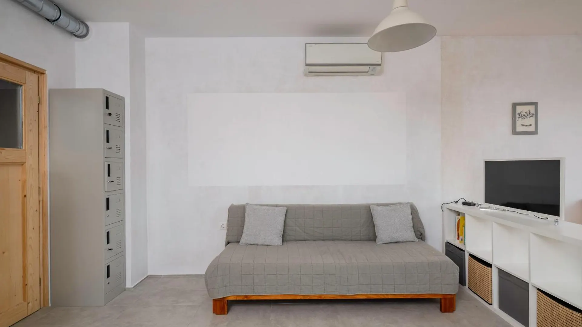 Bright And Cozy 1Bd Apartment Plus Desk By Flat Mаnаger Sofia Bulgaria